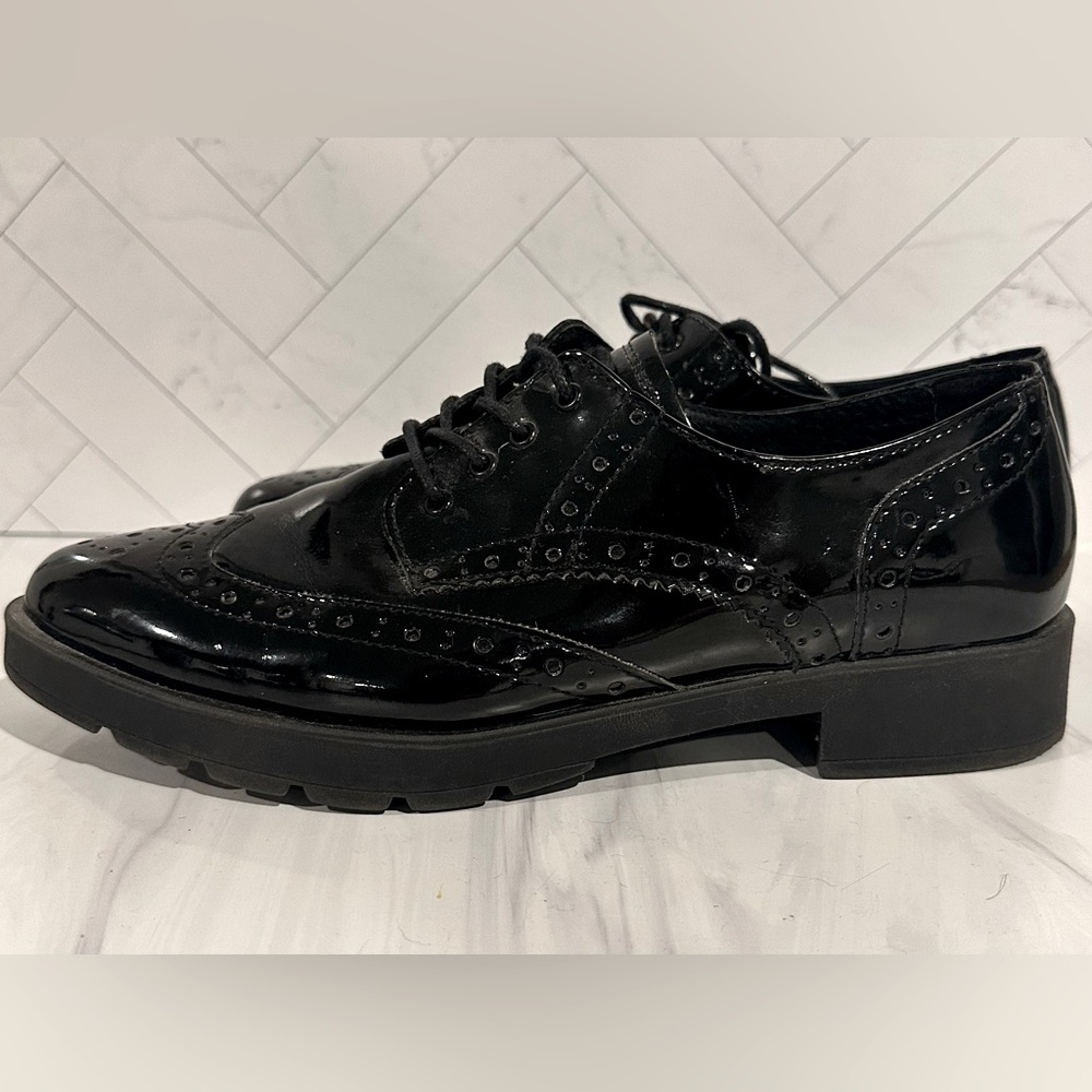 Steve Madden

Black Patent Leather Oxford Shoes